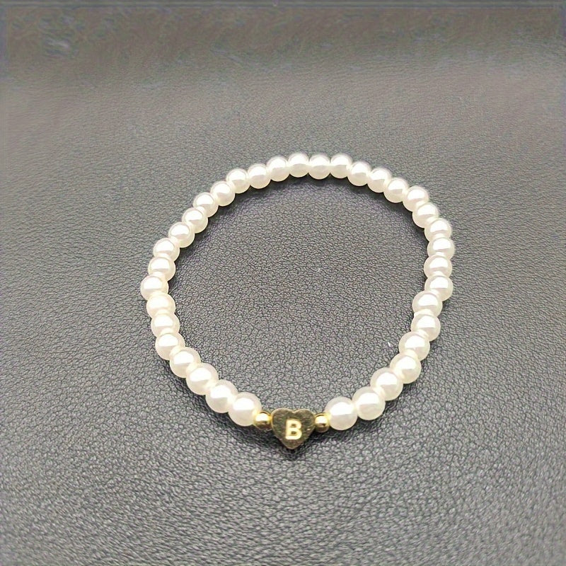 Bracelet Élégant avec Initiale en Forme de Cœur (A–Z)