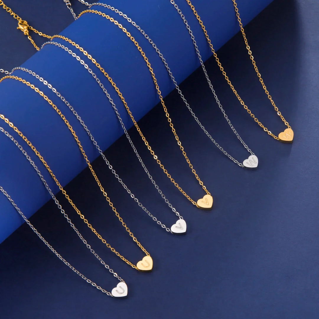 Collier Choker Intemporel avec Initiale en Forme de Cœur