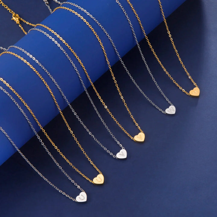 Collier Choker Intemporel avec Initiale en Forme de Cœur