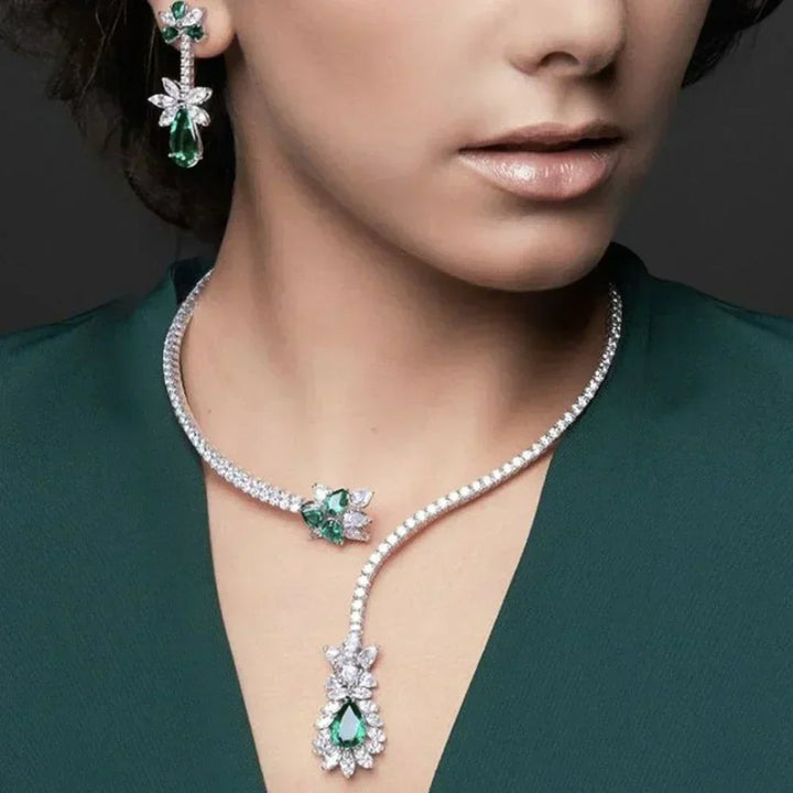 Collier de fleurs d’émeraude vintage