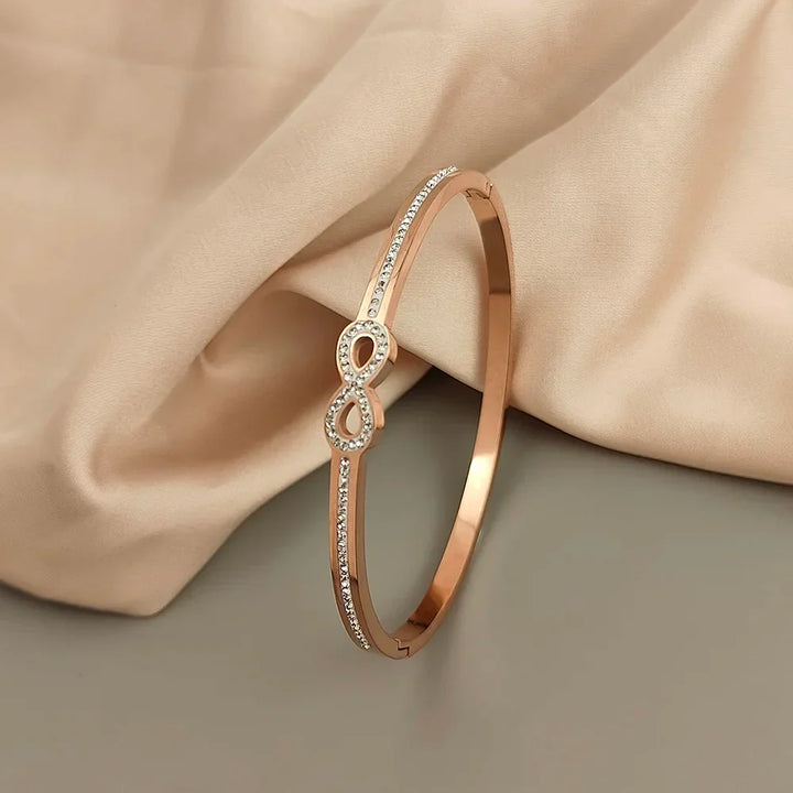 Bracelet Rigide Infinity Orné de Cristaux Exclusifs