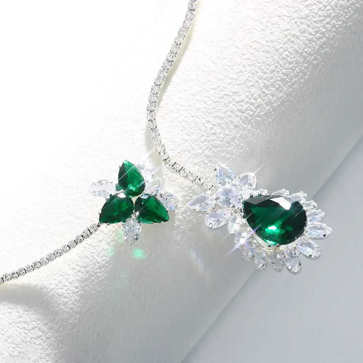 Collier de fleurs d’émeraude vintage