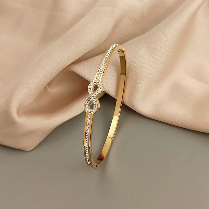 Bracelet Rigide Infinity Orné de Cristaux Exclusifs