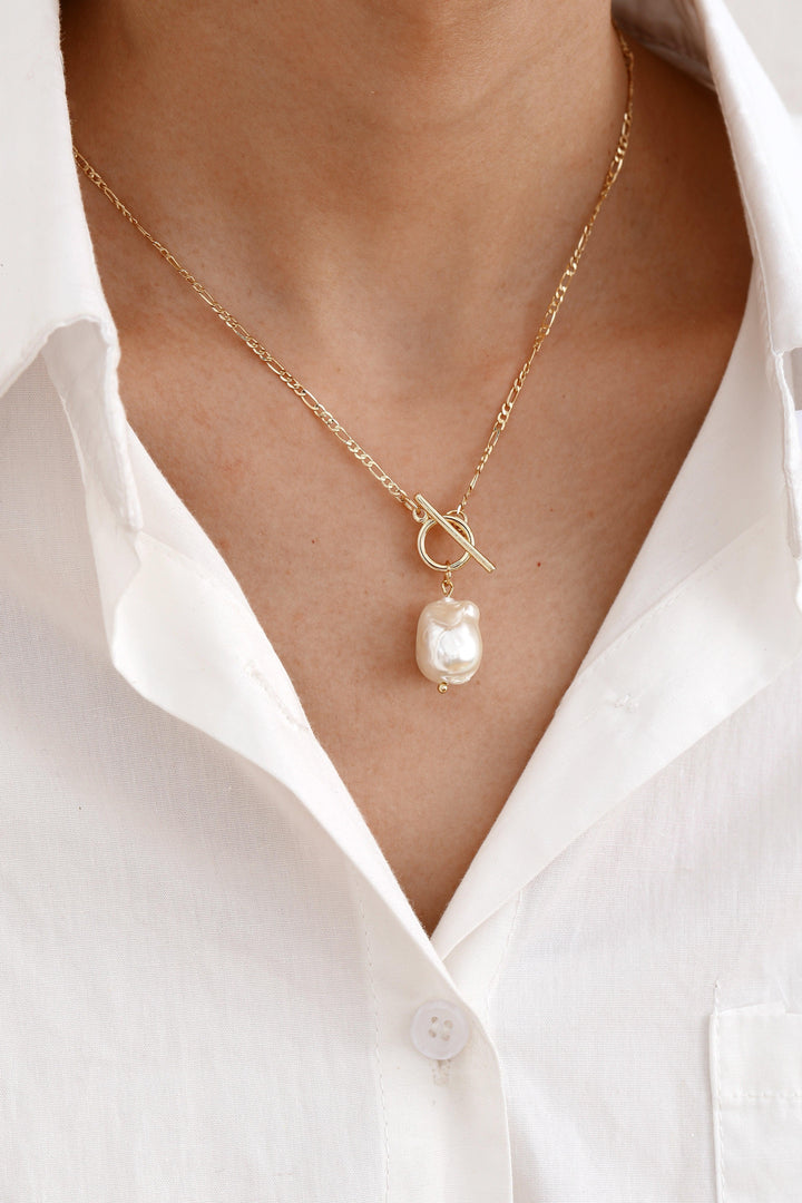 Collier Chic avec Perle Dorée