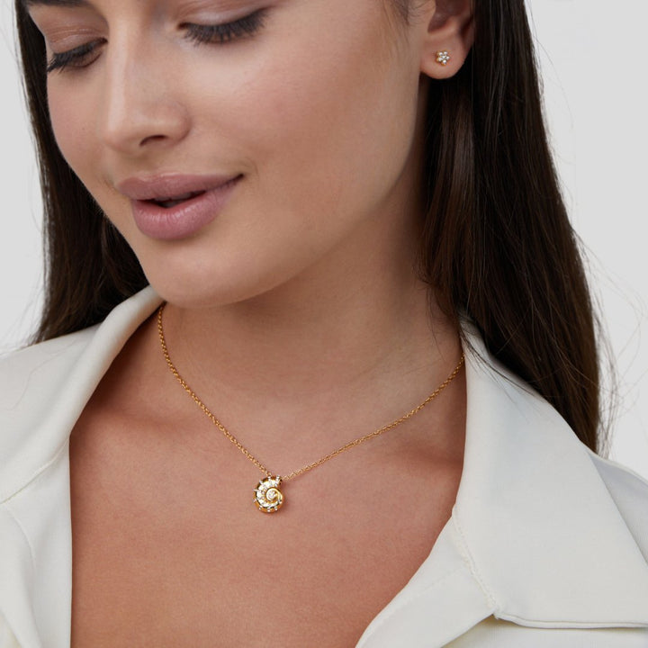 Collier en Cristal avec Pendentif en Coquillage